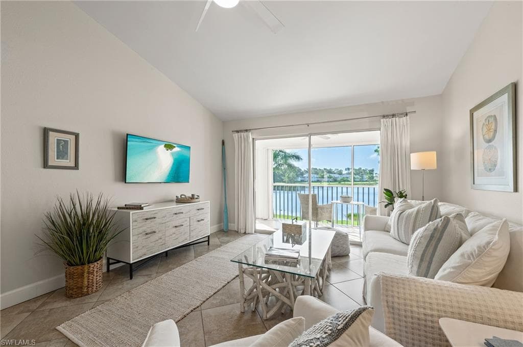 1712 Kings Lake BLVD 3-203 NAPLES, FL 34112