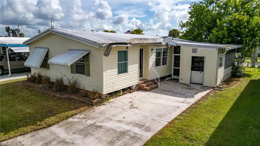 14510 Nathan Hale LN NORTH FORT MYERS, FL 33917