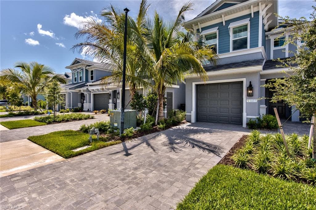 2609 Seychelles CIR 1603 NAPLES, FL 34112