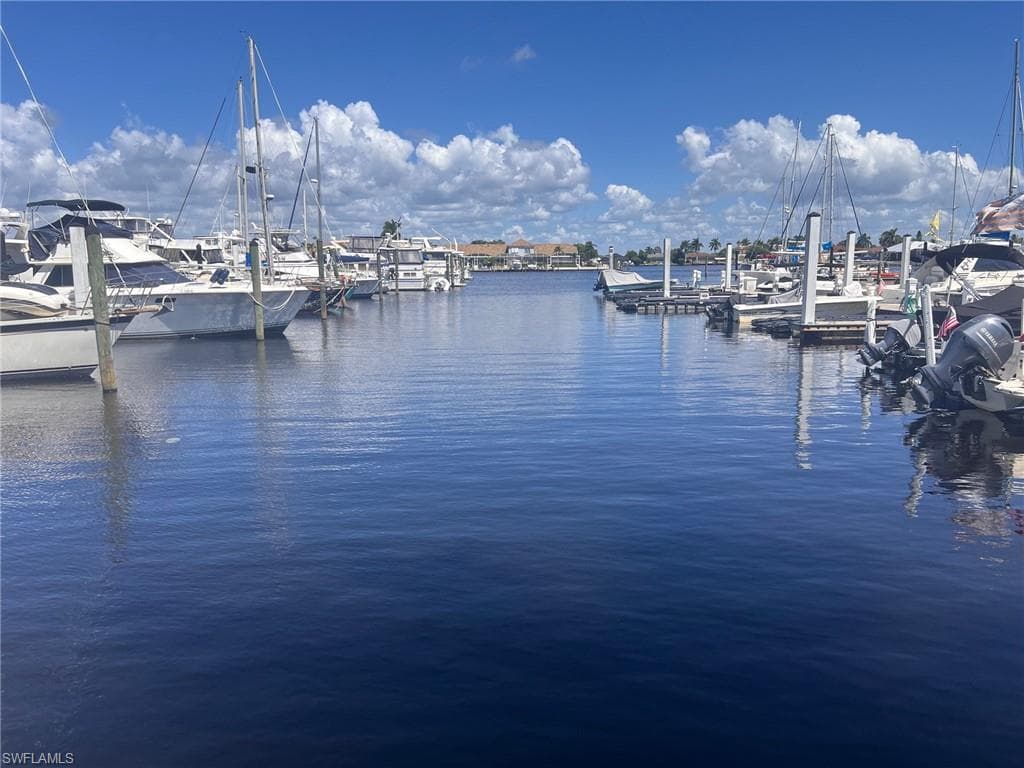 525 Newport DR NAPLES, FL 34114