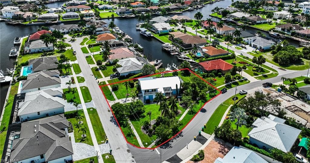 307 Castaways ST MARCO ISLAND, FL 34145