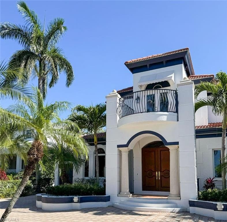 601 W Lake DR NAPLES, FL 34102