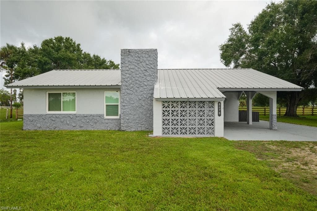 8678 County Rd 78 FORT DENAUD, FL 33935