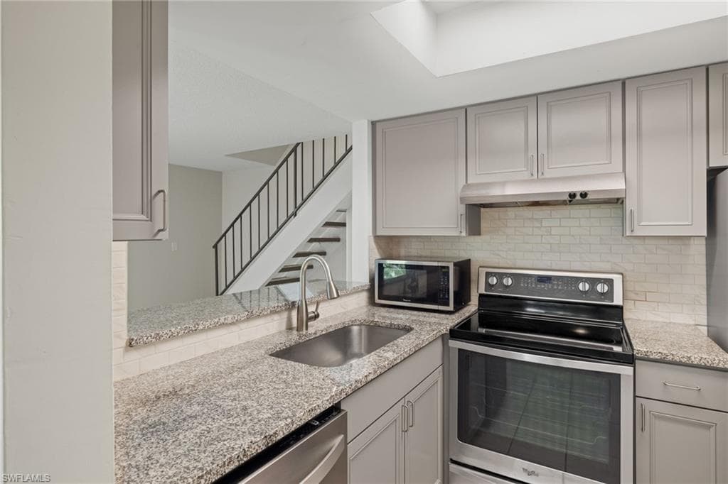 3300 Royal Canadian TRCE 3 FORT MYERS, FL 33907
