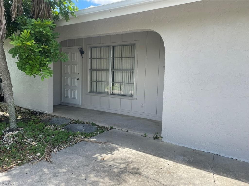 2516 SE 16th PL CAPE CORAL, FL 33904