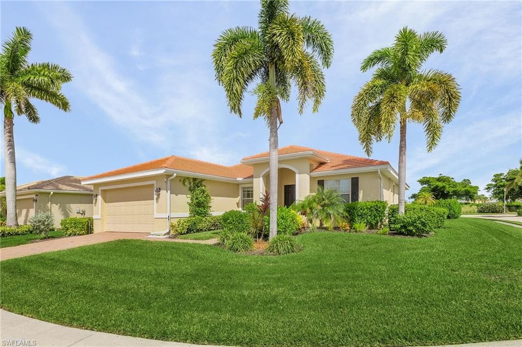 2403 Ashbury CIR CAPE CORAL, FL 33991