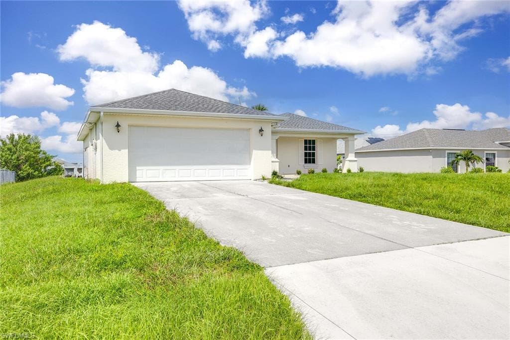 915 10th LN CAPE CORAL, FL 33909