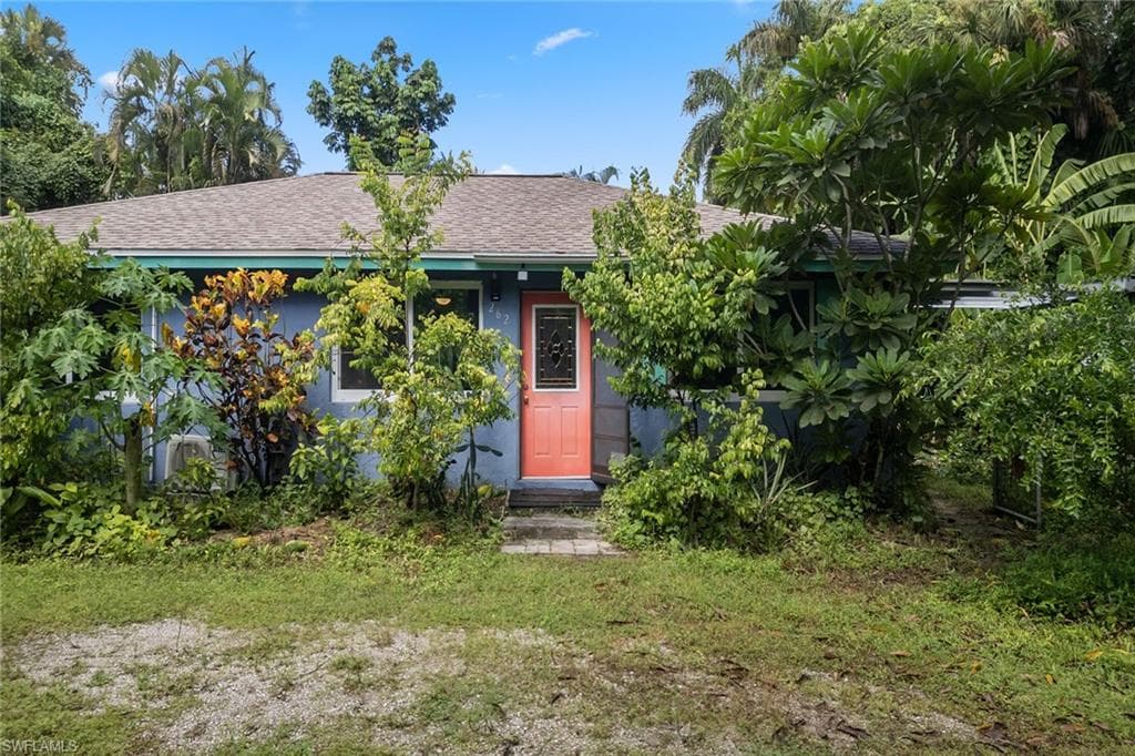 262 Rose Apple LN NAPLES, FL 34114
