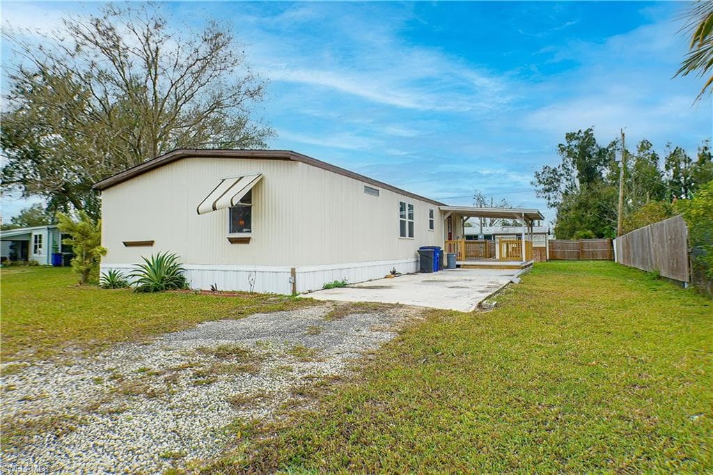 8076 Marx DR NORTH FORT MYERS, FL 33917