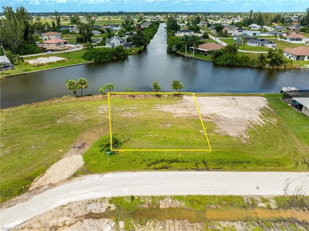 2803 NW 9th TER CAPE CORAL, FL 33993