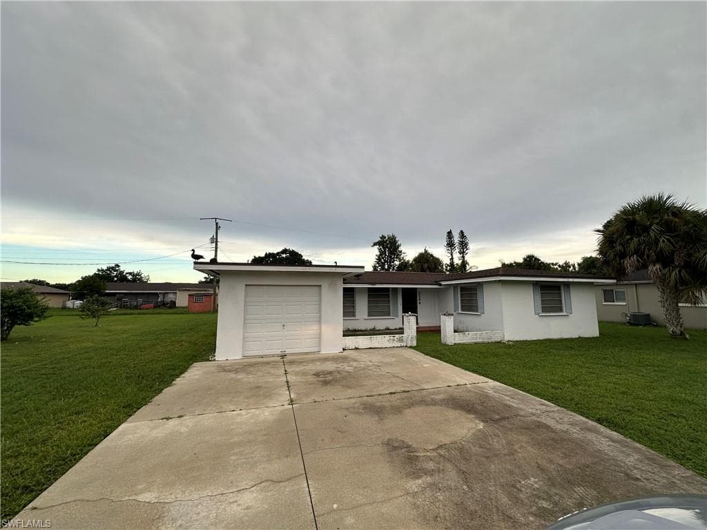 2244 Parkview DR FORT MYERS, FL 33905