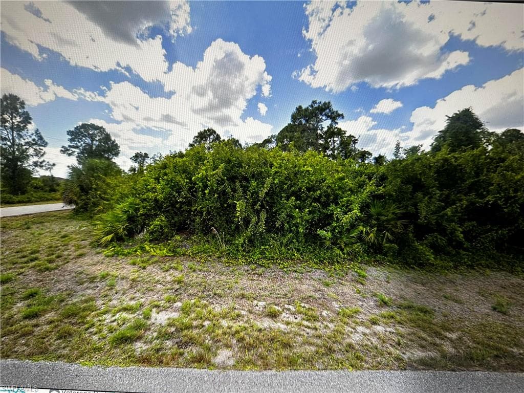 235 Victoria AVE S LEHIGH ACRES, FL 33974