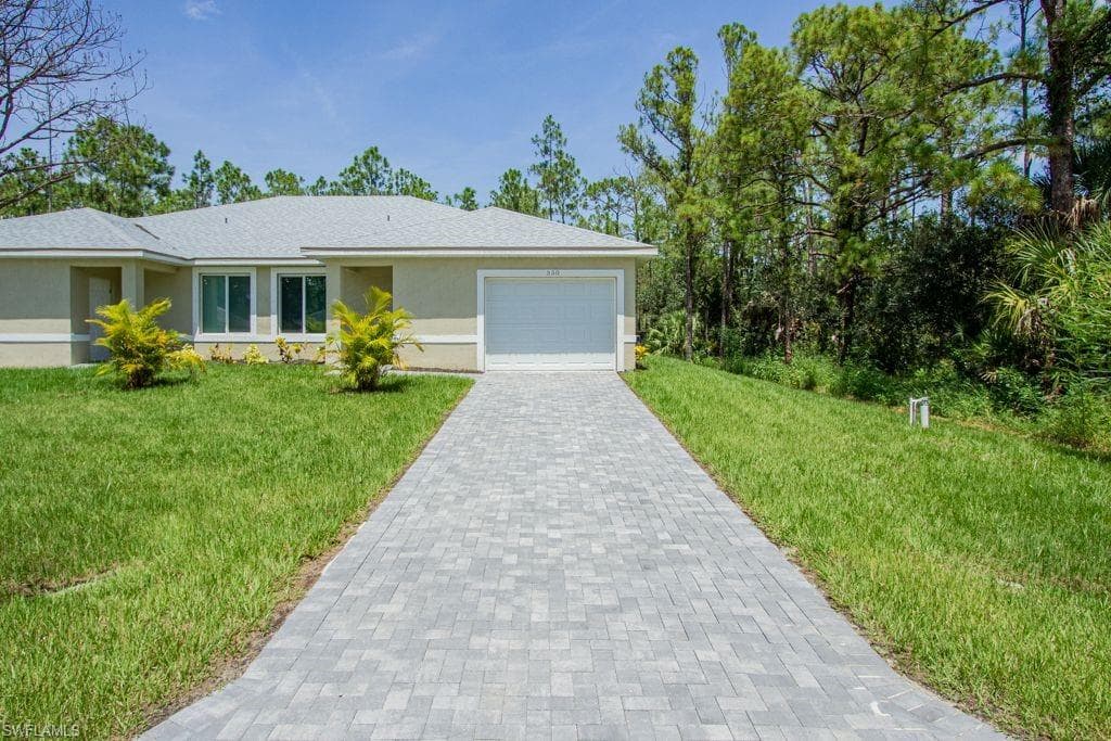 350 Justice AVE LEHIGH ACRES, FL 33972