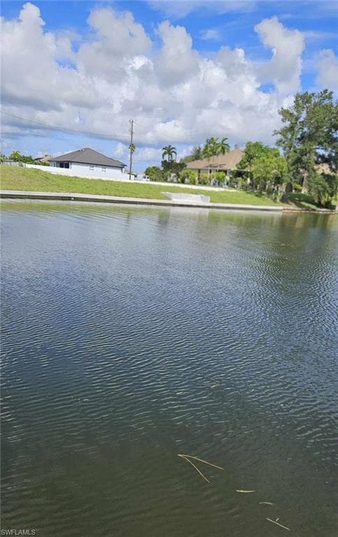 1532 SW 4th CT CAPE CORAL, FL 33991