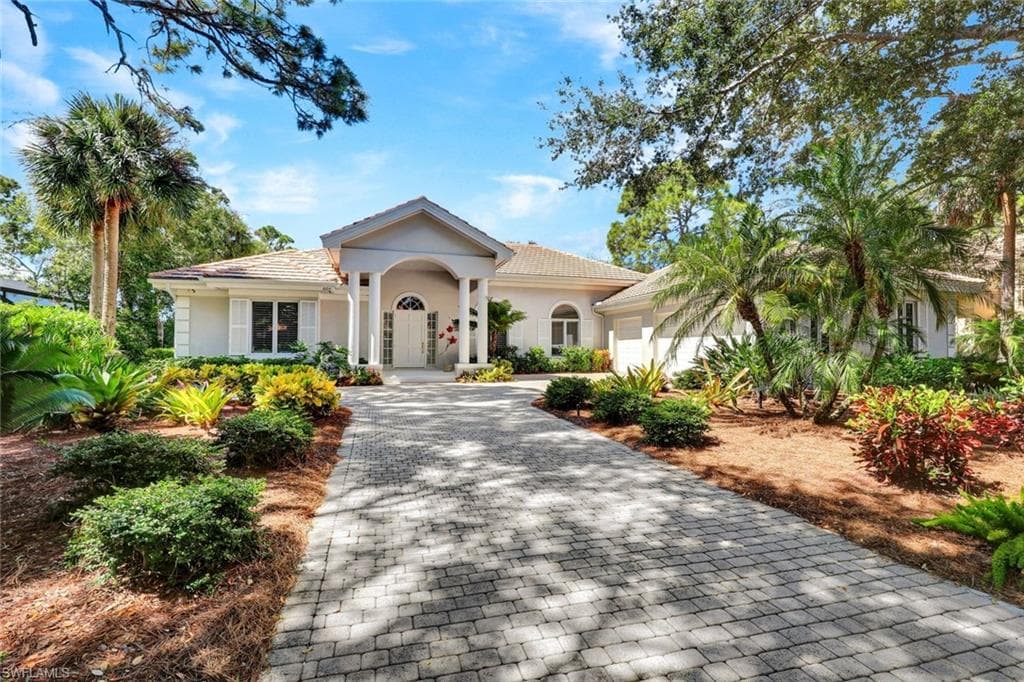 1004 Barcarmil WAY NAPLES, FL 34110