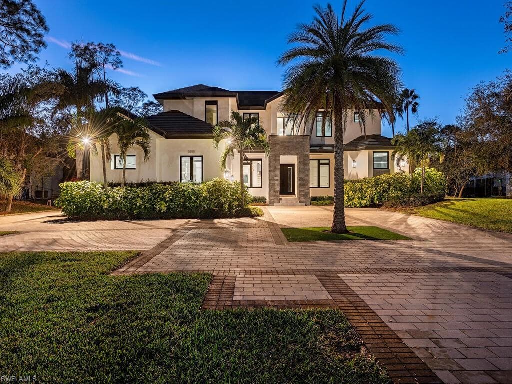 9099 The LN NAPLES, FL 34109