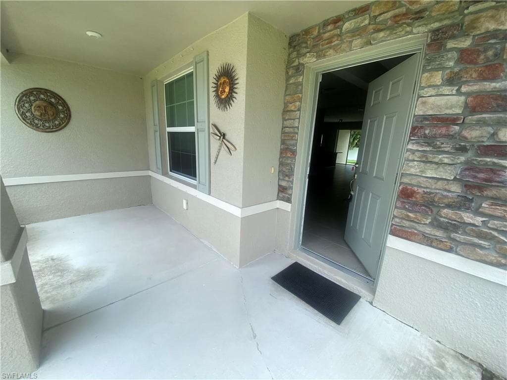 1733 SW 38th LN CAPE CORAL, FL 33914