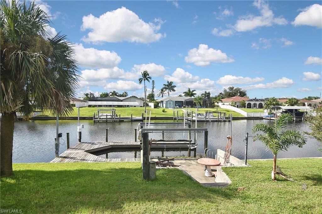 1220 SE 32nd ST CAPE CORAL, FL 33904