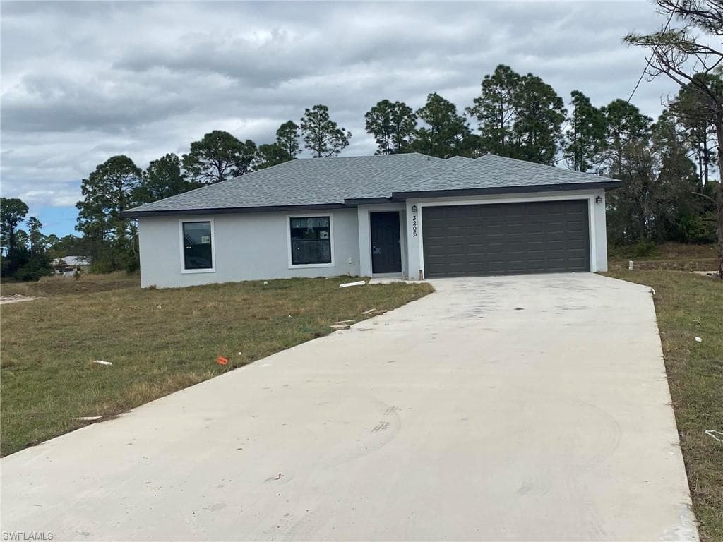 2813 44th ST SW LEHIGH ACRES, FL 33976