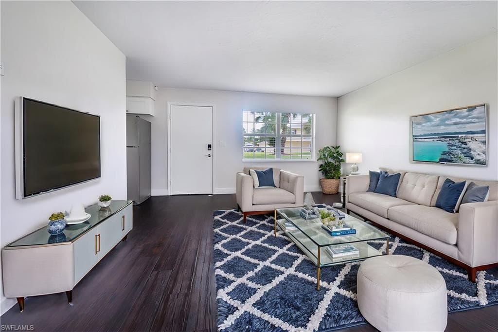 3325 Airport RD N L4 NAPLES, FL 34105