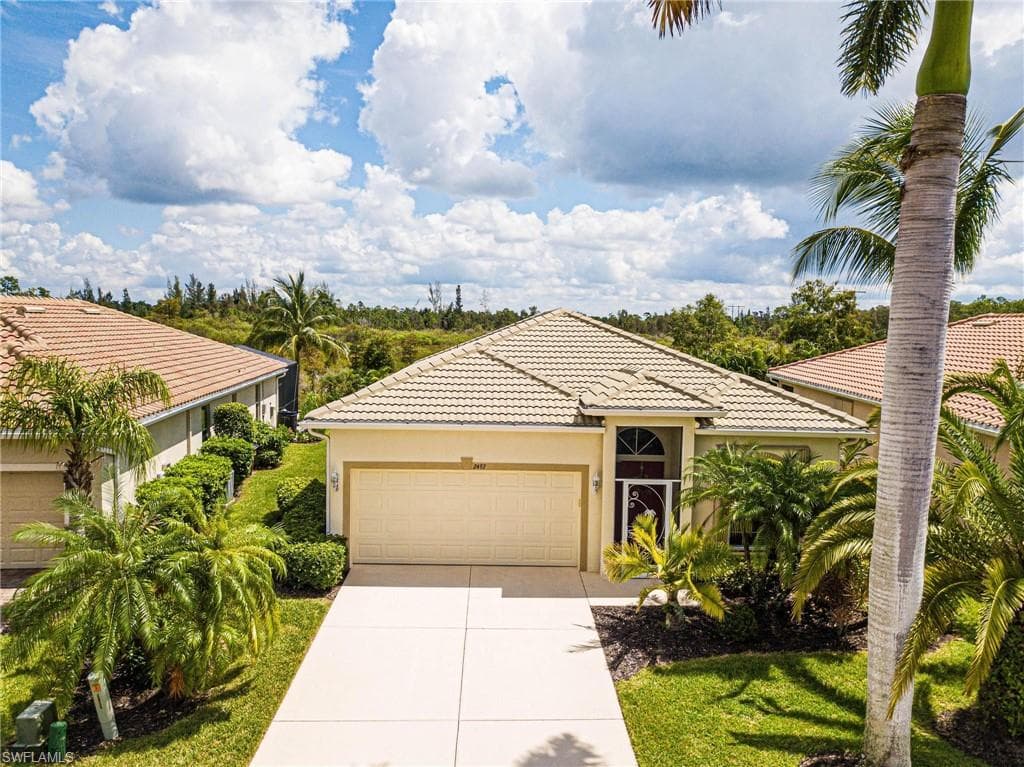 2497 Sawgrass Lake CT CAPE CORAL, FL 33909