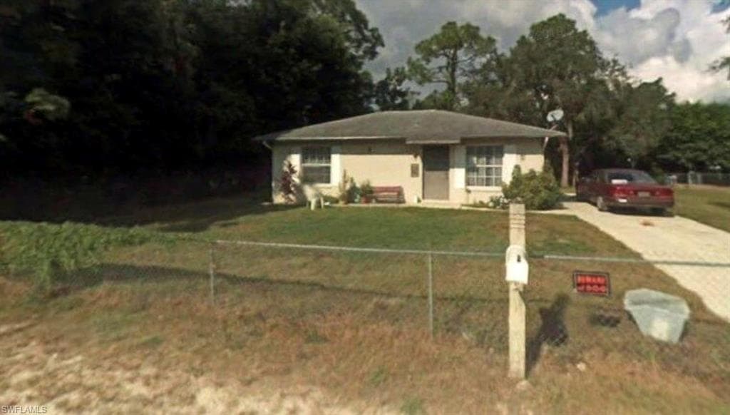 8461 Judeth LN ESTERO, FL 33928