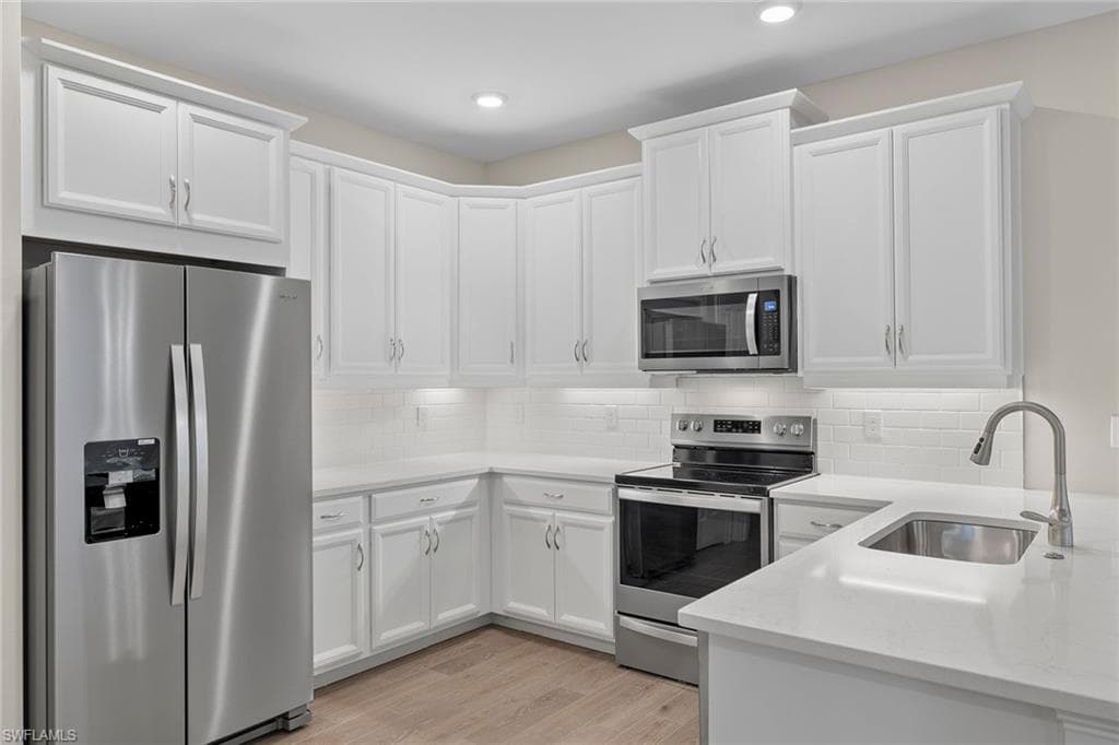 885 Enbrook LOOP NAPLES, FL 34114