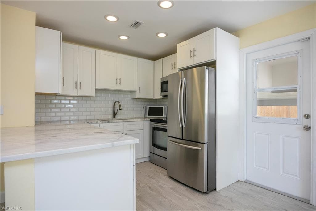 1297 Pompei LN NAPLES, FL 34103