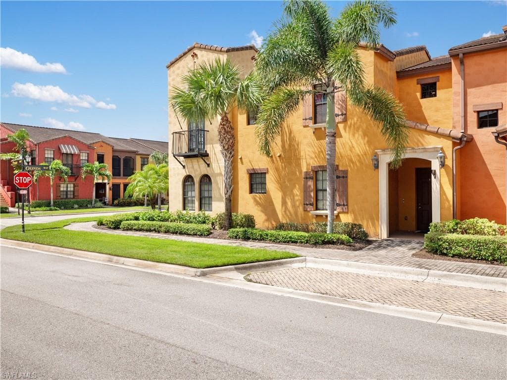 8471 Olinda WAY 3707 FORT MYERS, FL 33912