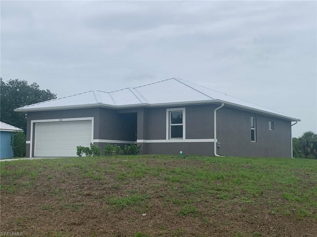 2001 Jeronimo RD LABELLE, FL 33935