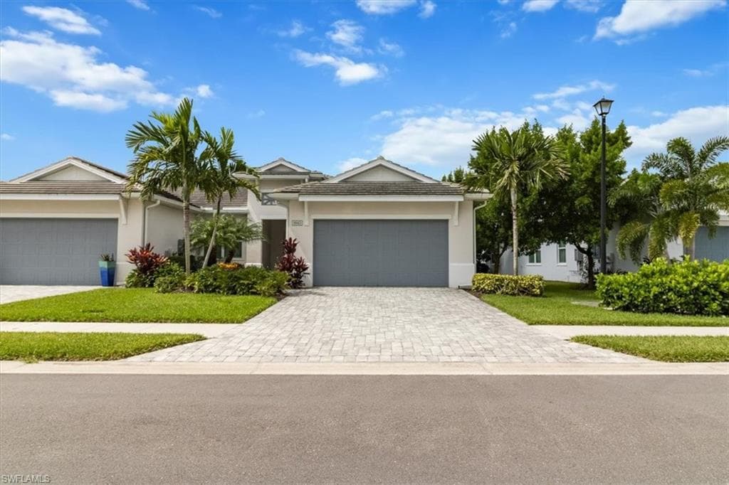 8943 Saint Lucia DR NAPLES, FL 34114