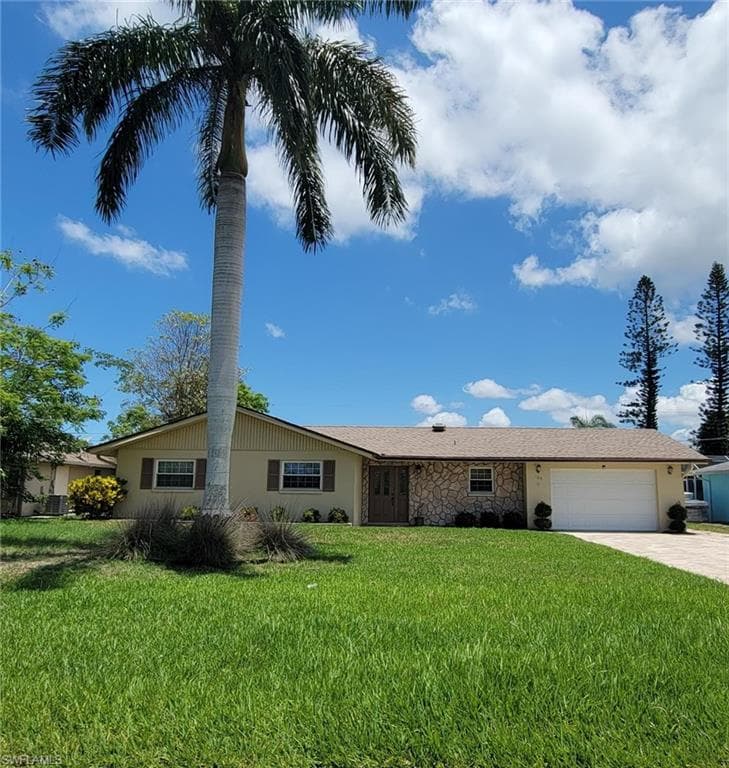 109 Kirtland DR NAPLES, FL 34110