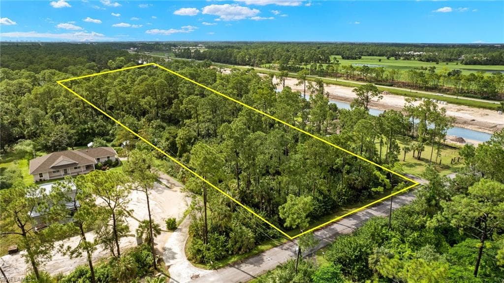 715 25th ST NW NAPLES, FL 34120