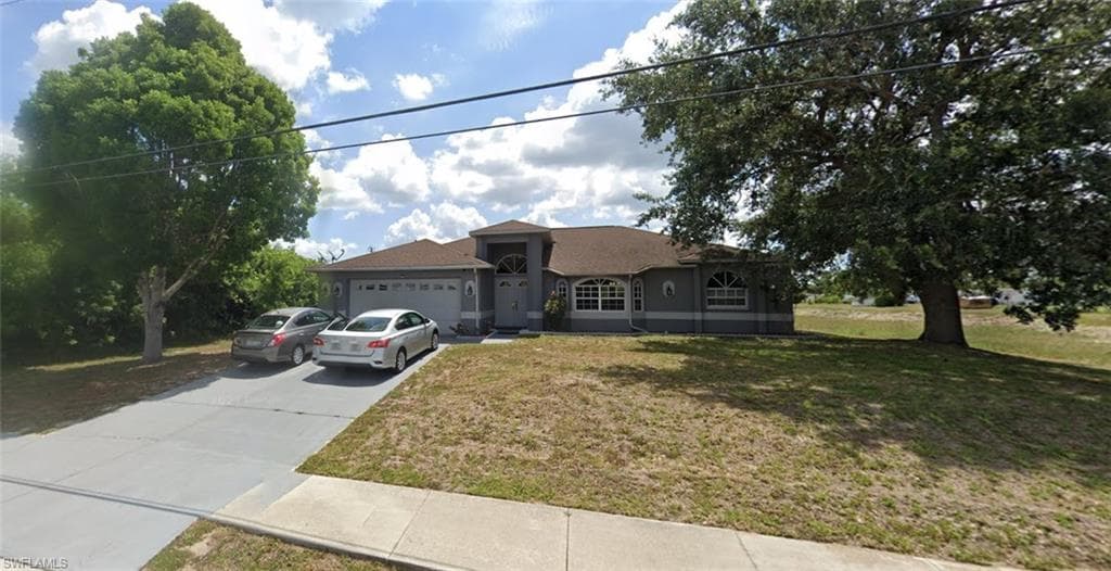 200 RICHMOND AVE N LEHIGH ACRES, FL 33936