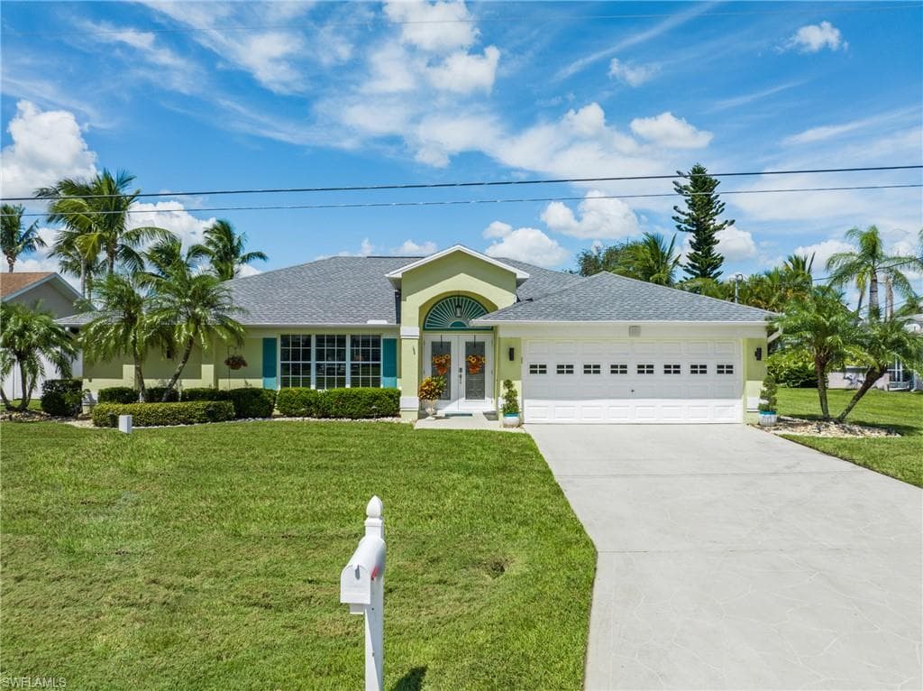 621 SE 17th ST CAPE CORAL, FL 33990