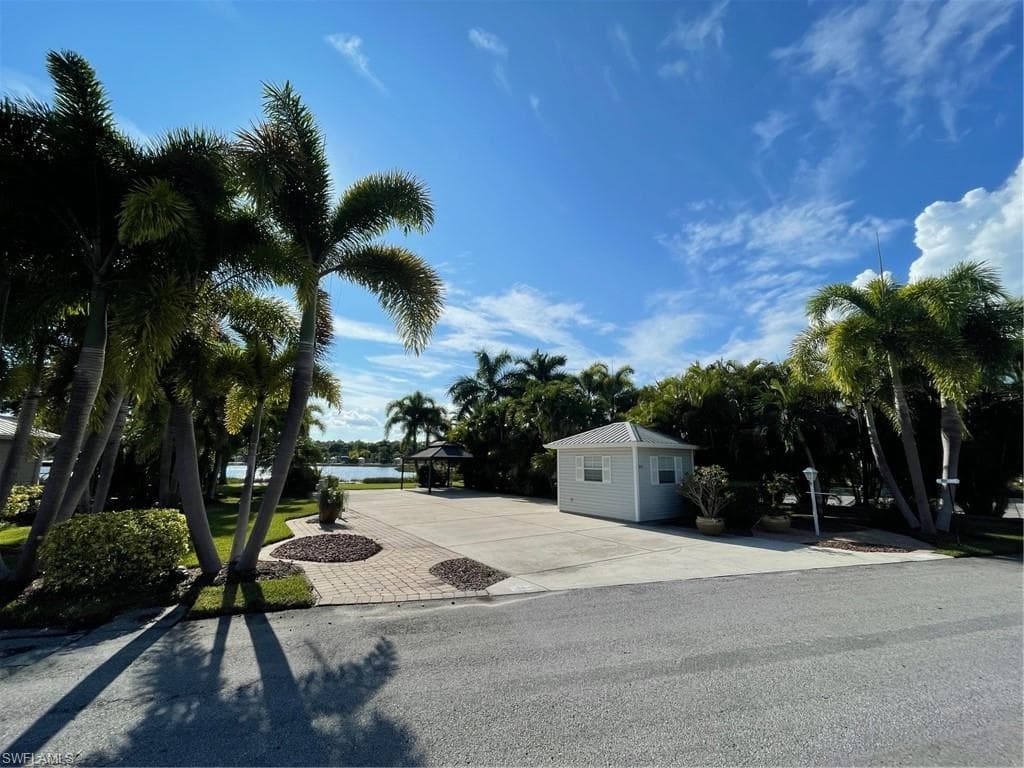 5584 Brightwood DR FORT MYERS, FL 33905