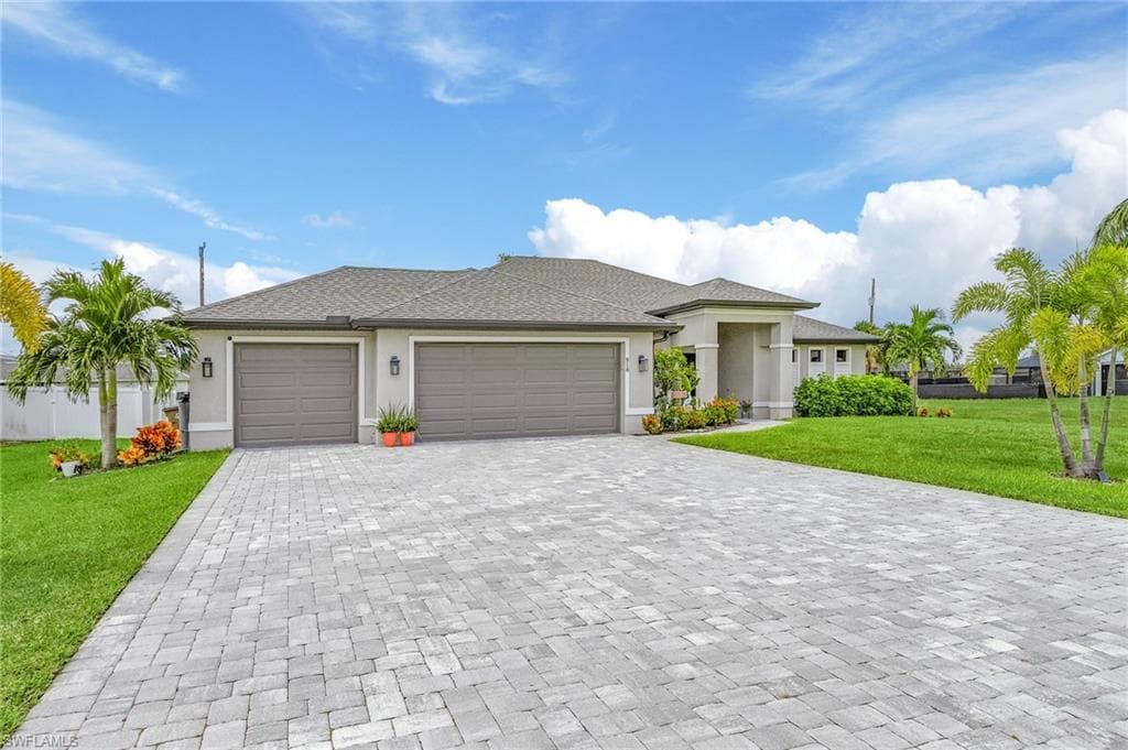 818 SW 9th CT CAPE CORAL, FL 33991