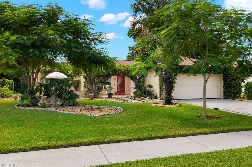 230 Dent DR NAPLES, FL 34112