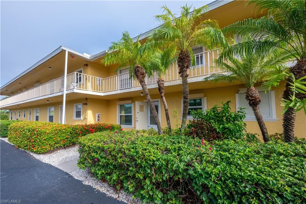 351 Charlemagne BLVD A106 NAPLES, FL 34112