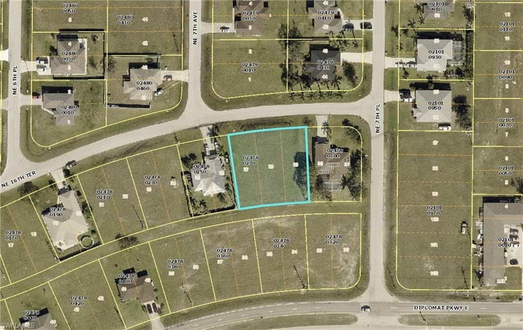 706 NE 16th TER CAPE CORAL, FL 33909
