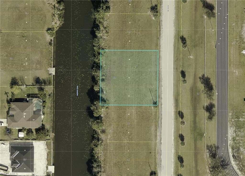 1800 NE 10th PL CAPE CORAL, FL 33909