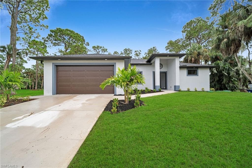 206 Lake AVE LEHIGH ACRES, FL 33936