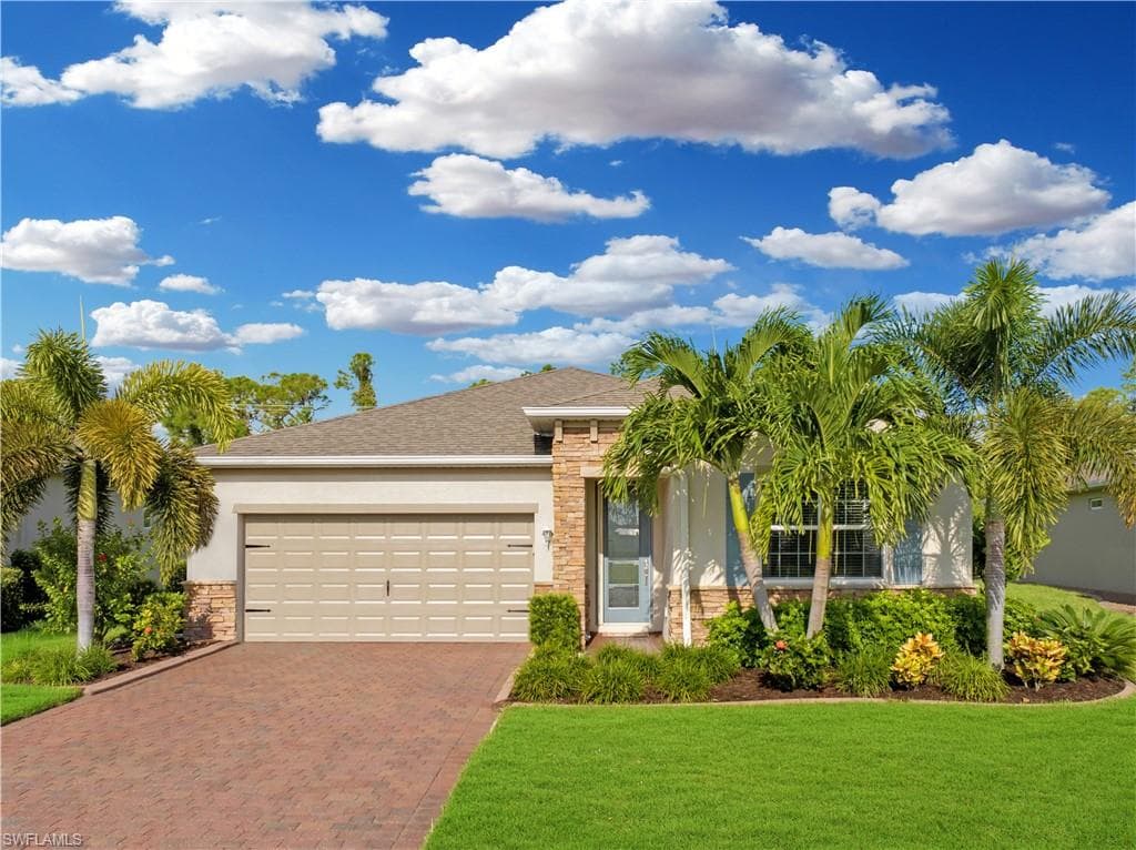 3161 Amadora CIR CAPE CORAL, FL 33909