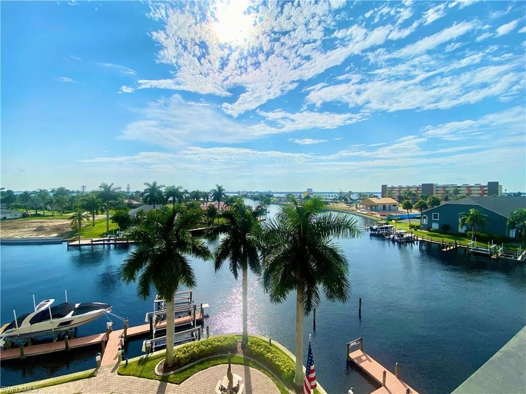 4647 SE 17th PL 402 CAPE CORAL, FL 33904