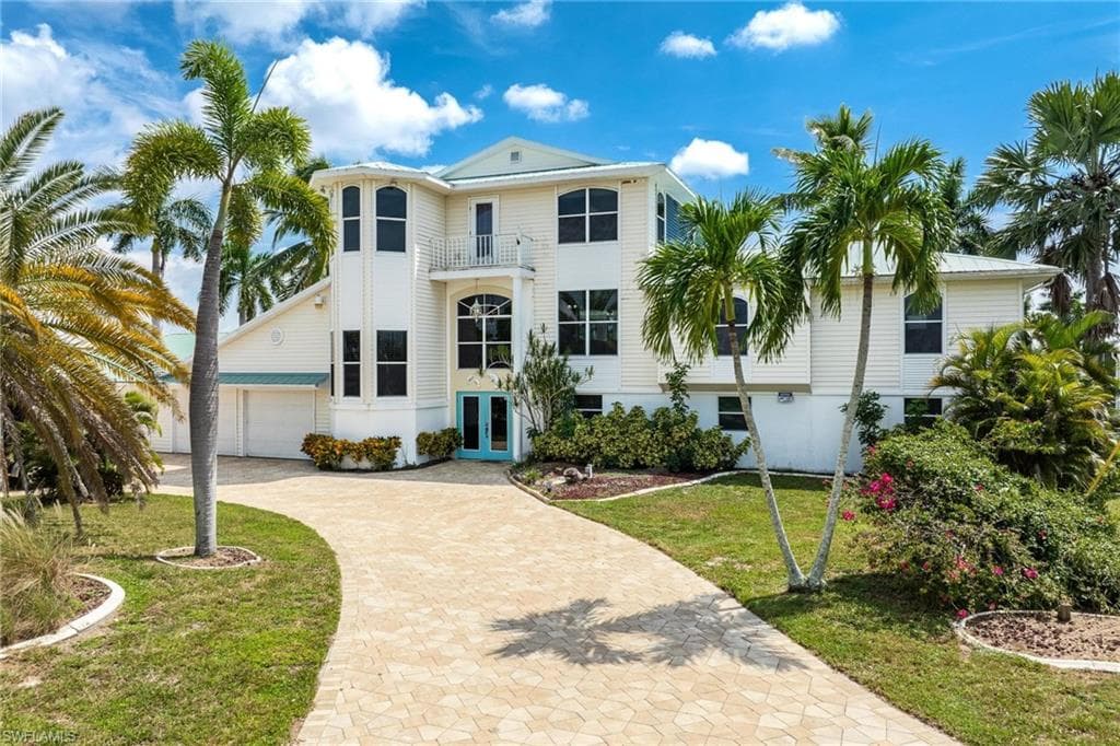 3211 Manatee DR ST. JAMES CITY, FL 33956