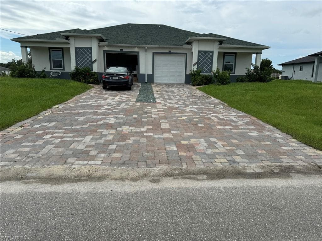 4437 26th ST SW LEHIGH ACRES, FL 33973