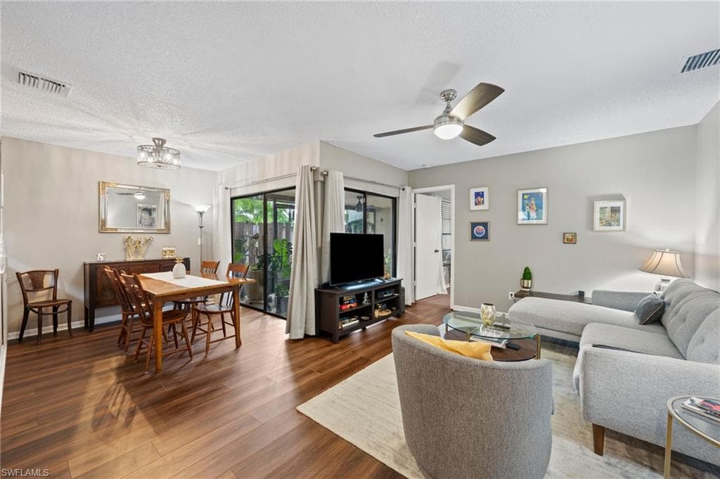 716 SE 12th CT 29 CAPE CORAL, FL 33990