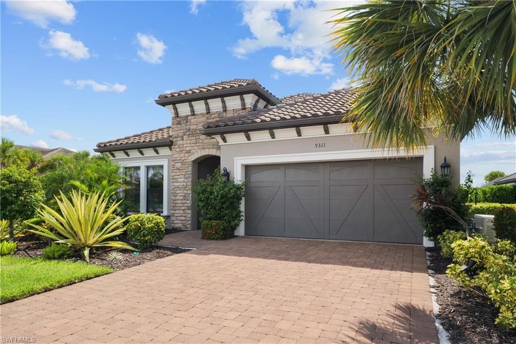 9311 Esplanade BLVD NAPLES, FL 34119
