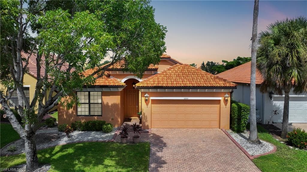 12153 Country Day CIR FORT MYERS, FL 33913