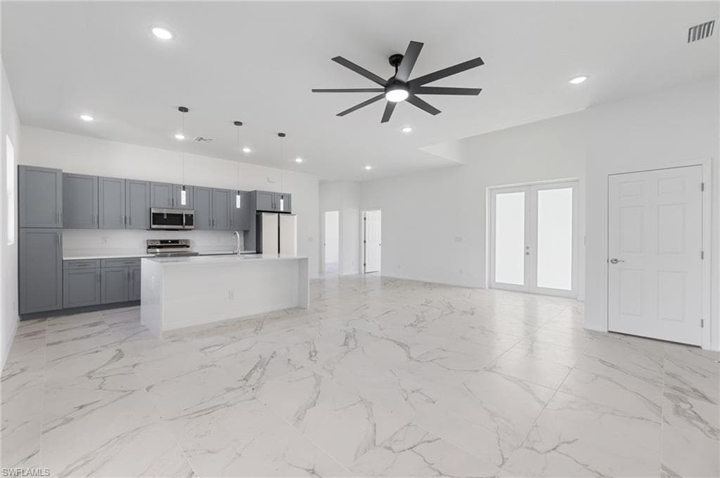 1901 Sunniland BLVD LEHIGH ACRES, FL 33971